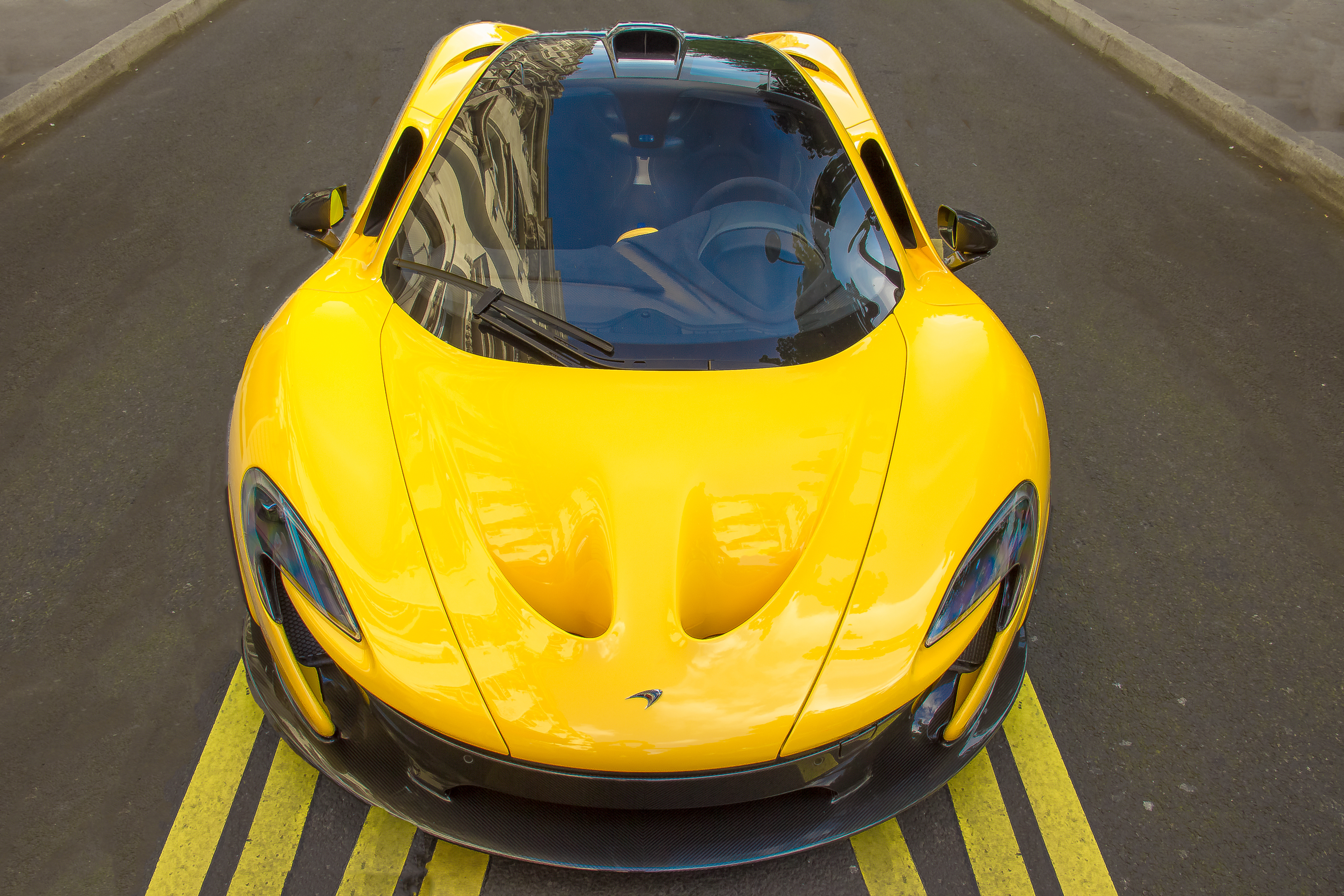 Скачать mclaren p1, mclaren, автомобиль, суперкар, желтый обои на рабочий стол