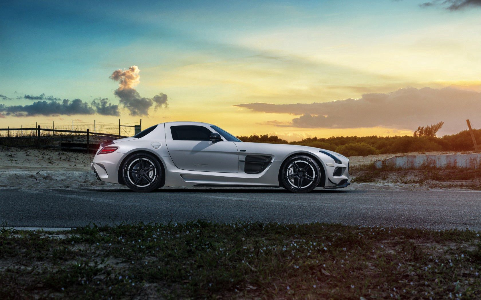 Скачать mercedes sls, black series, renntech обои на рабочий стол