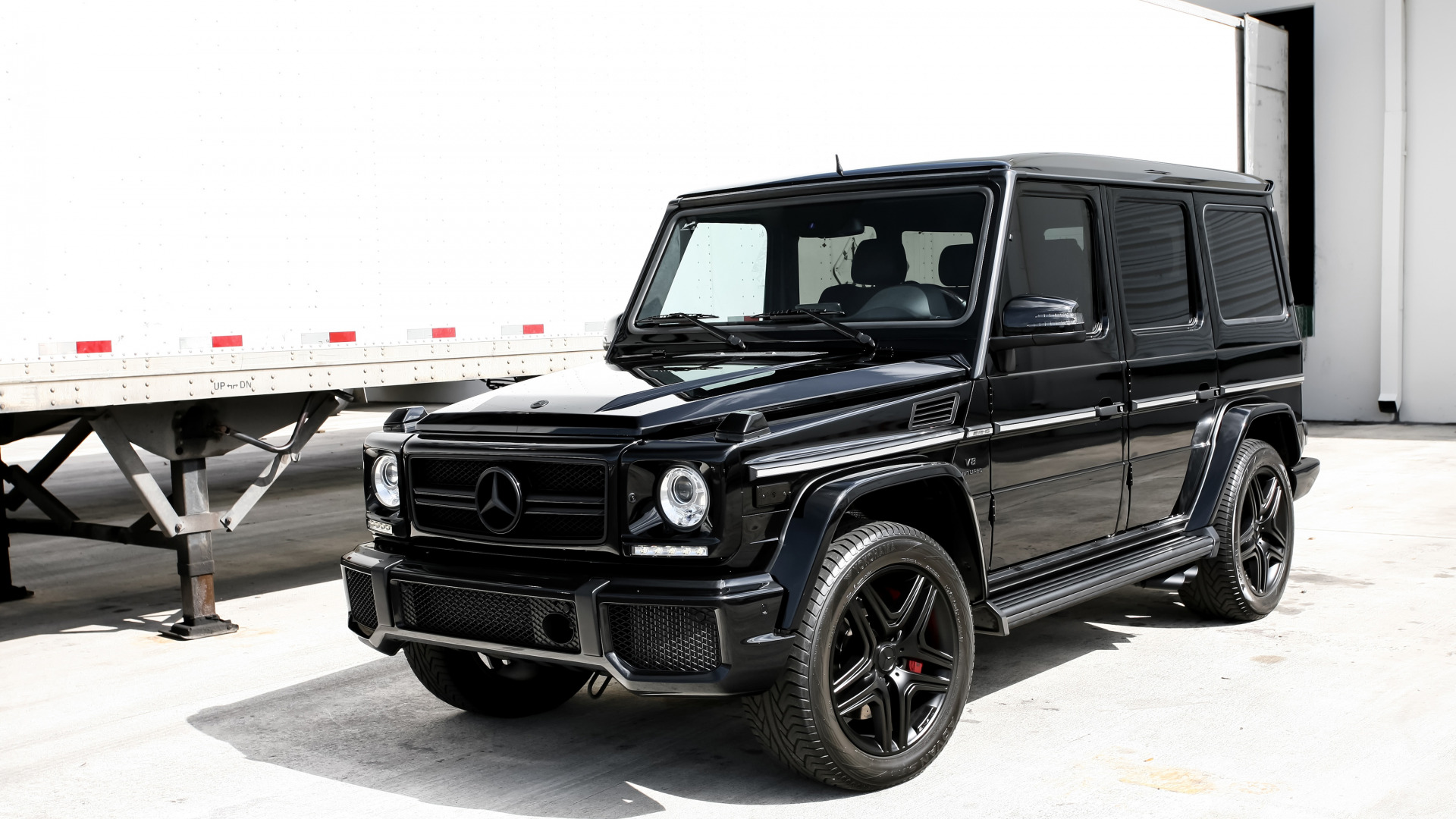 Скачать Mercedes-Benz AMG G63 обои на рабочий стол