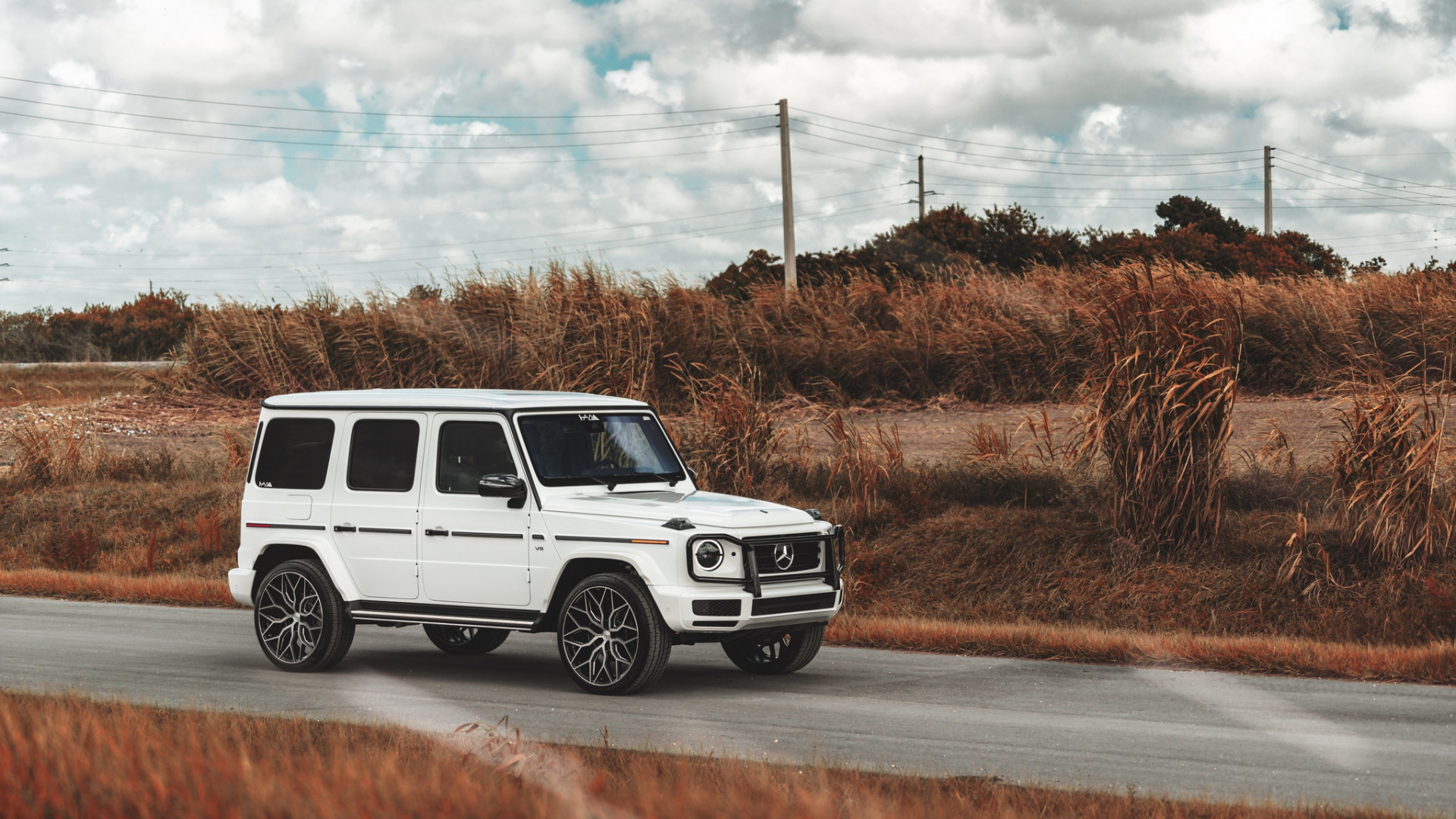 Скачать Mercedes-Benz G500 обои на рабочий стол