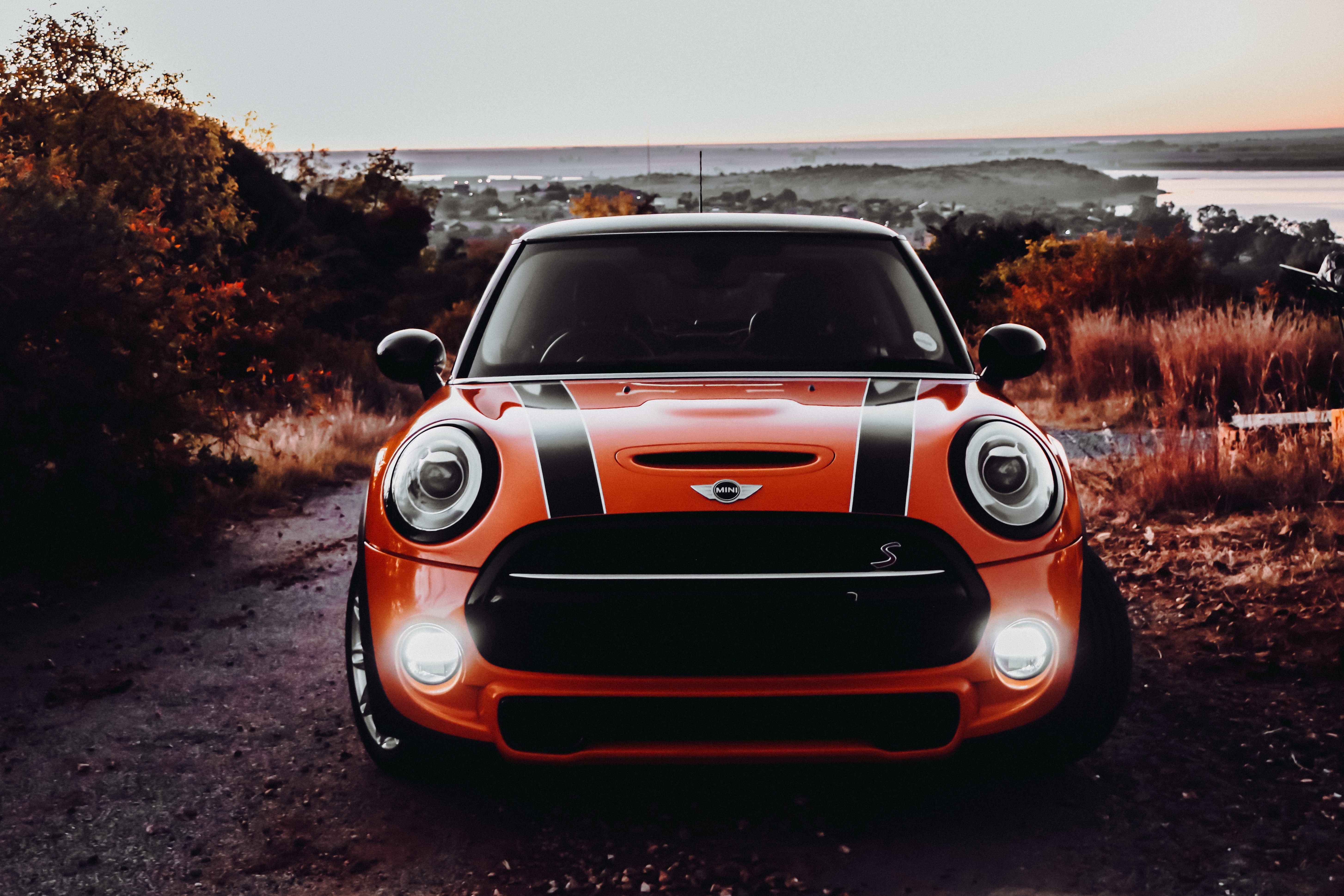 Скачать mini cooper s, mini cooper, автомобиль, фара, свечение обои на рабочий стол