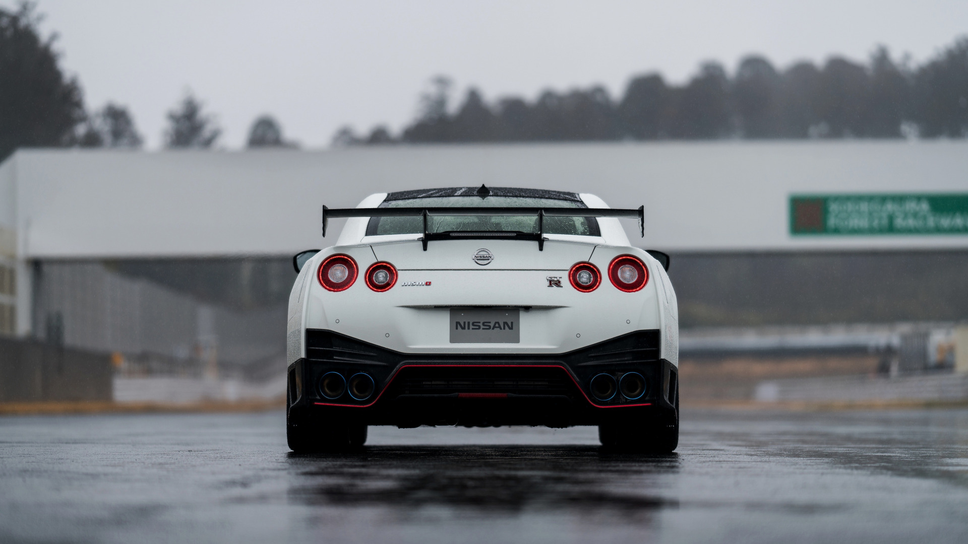 Скачать Nissan GT-R R35 обои на рабочий стол