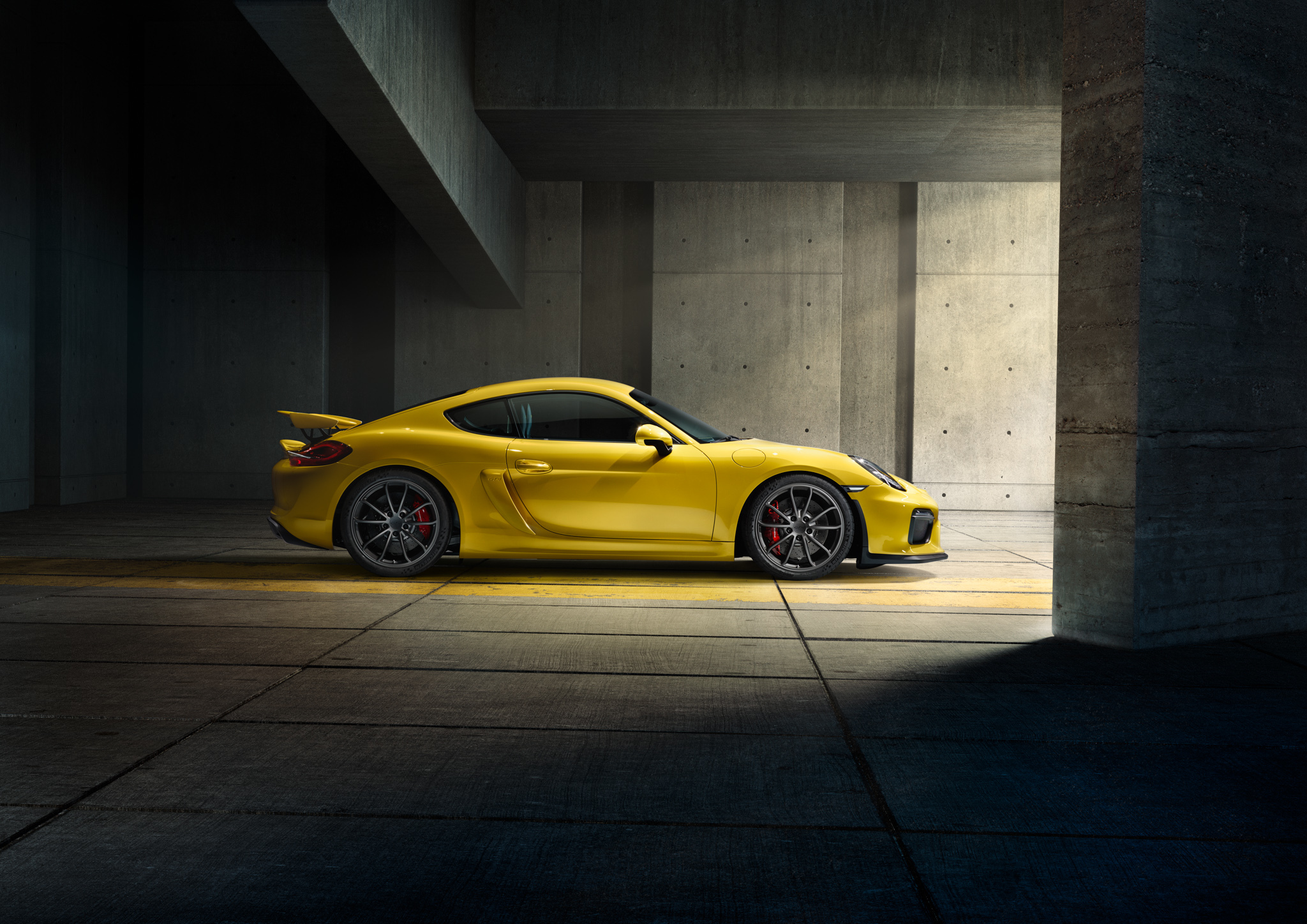 Скачать porsche, cayman, gt4, желтый, 2015 обои на рабочий стол