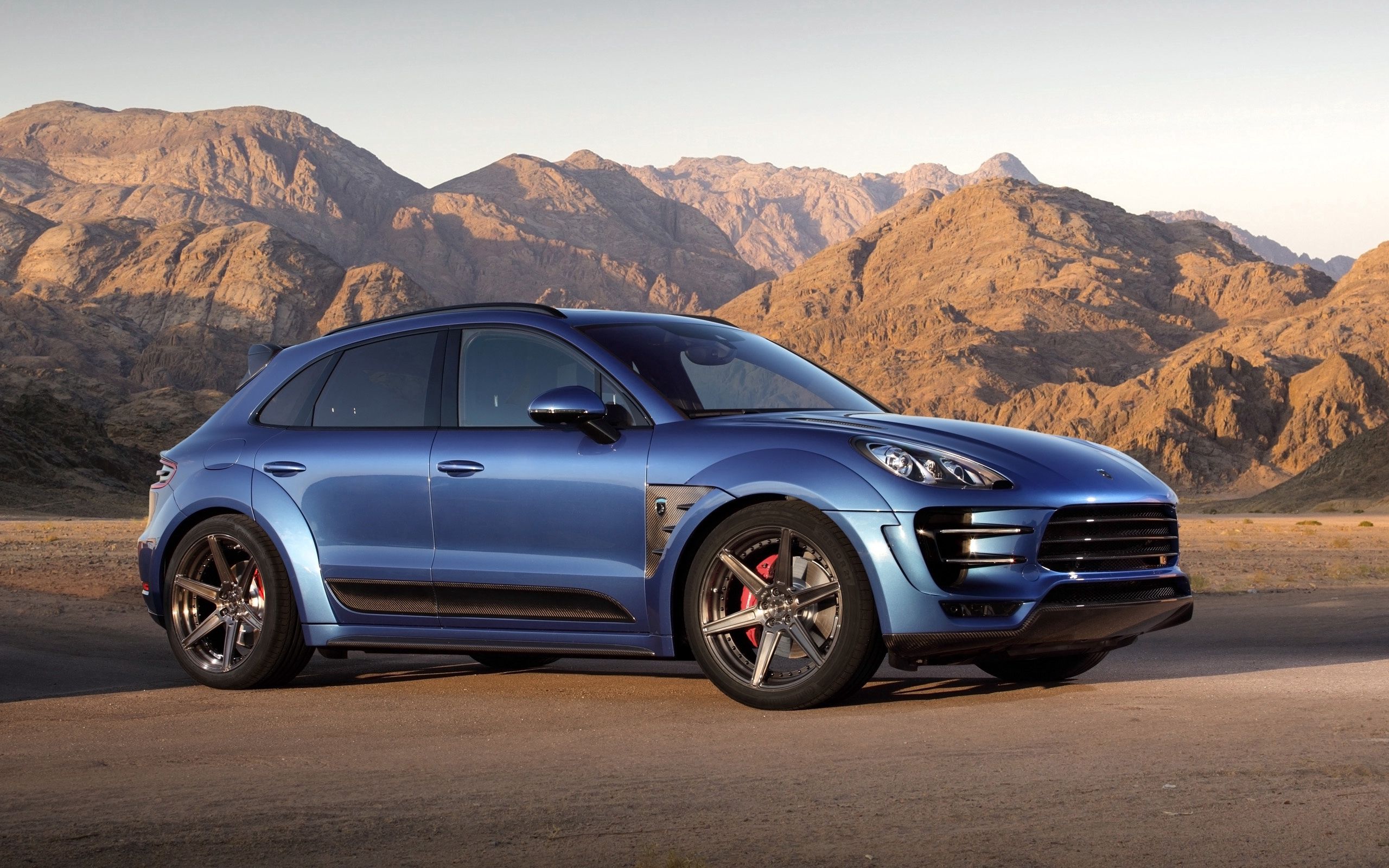 Скачать porsche, macan, ursa, синий, вид сбоку обои на рабочий стол