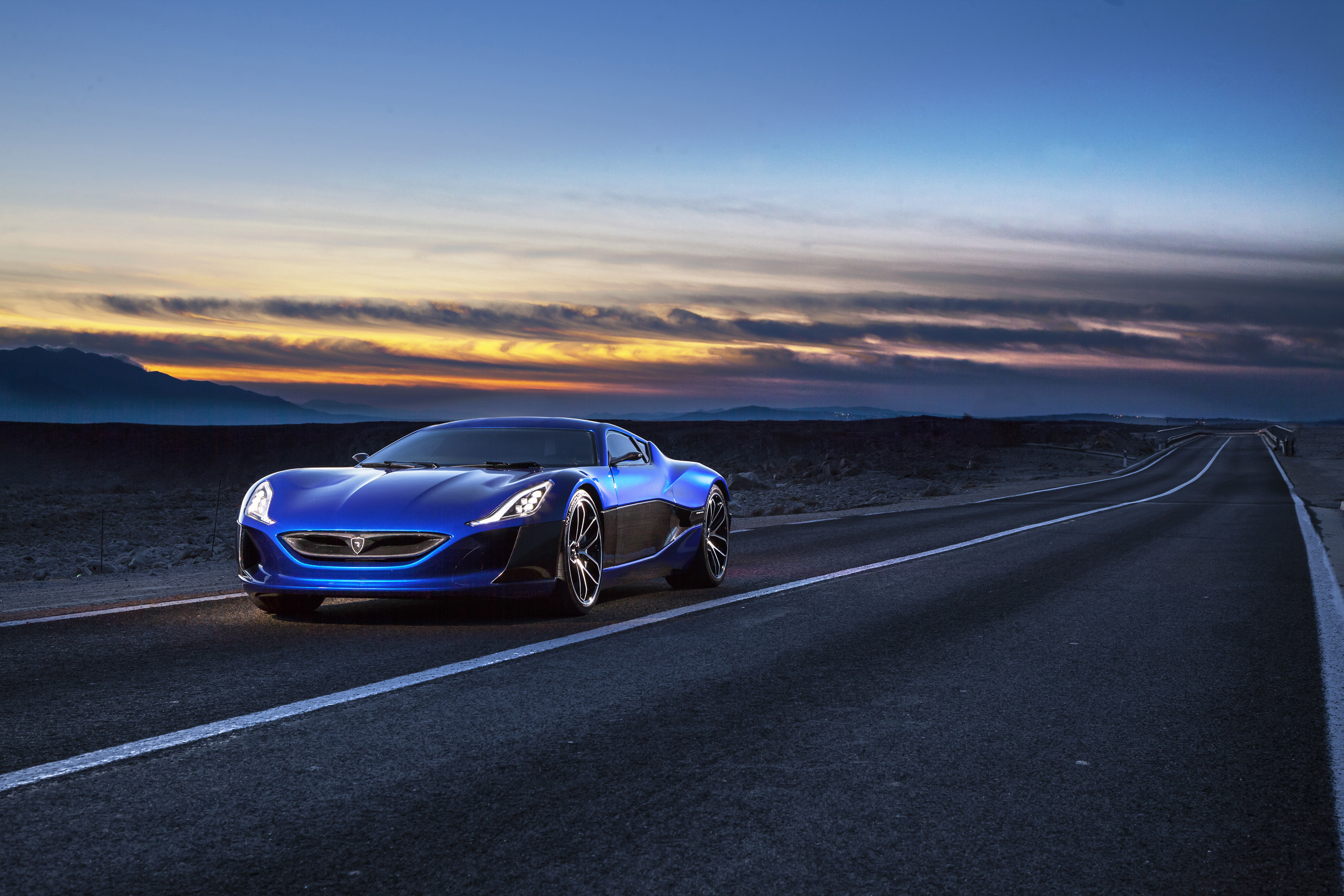 Скачать rimac, электрокар, концепт обои на рабочий стол