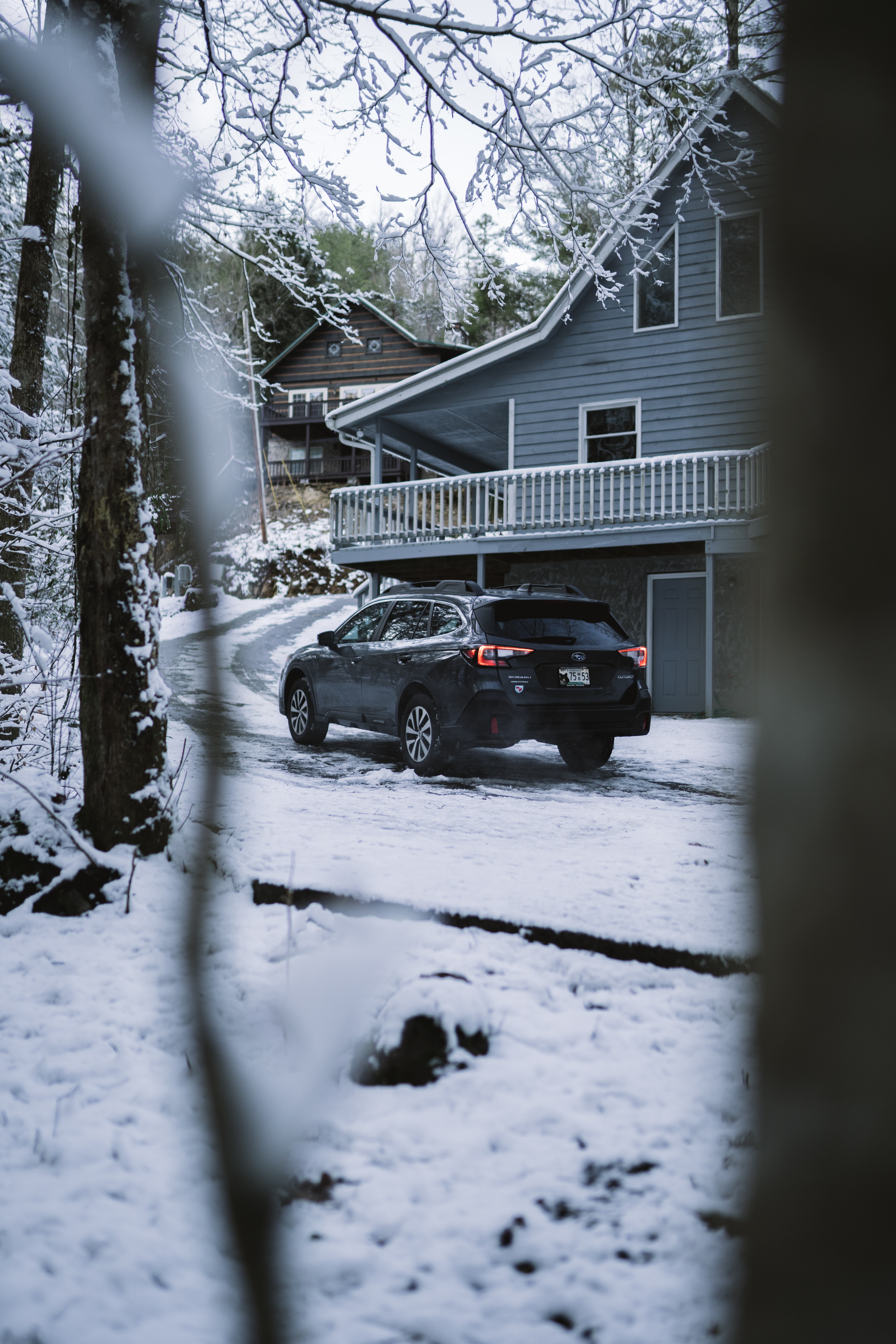 Скачать subaru, внедорожник, автомобиль, черный, снег, зима обои для телефона