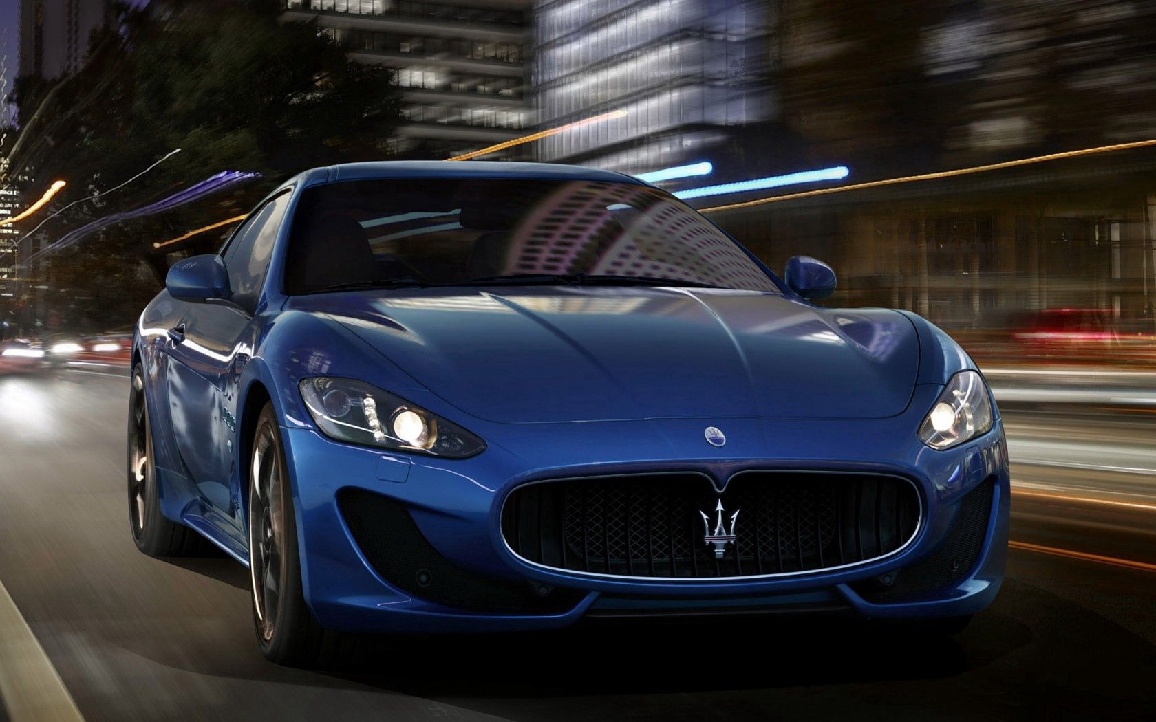 Скачать улица, машина, скорость, maserati обои на рабочий стол