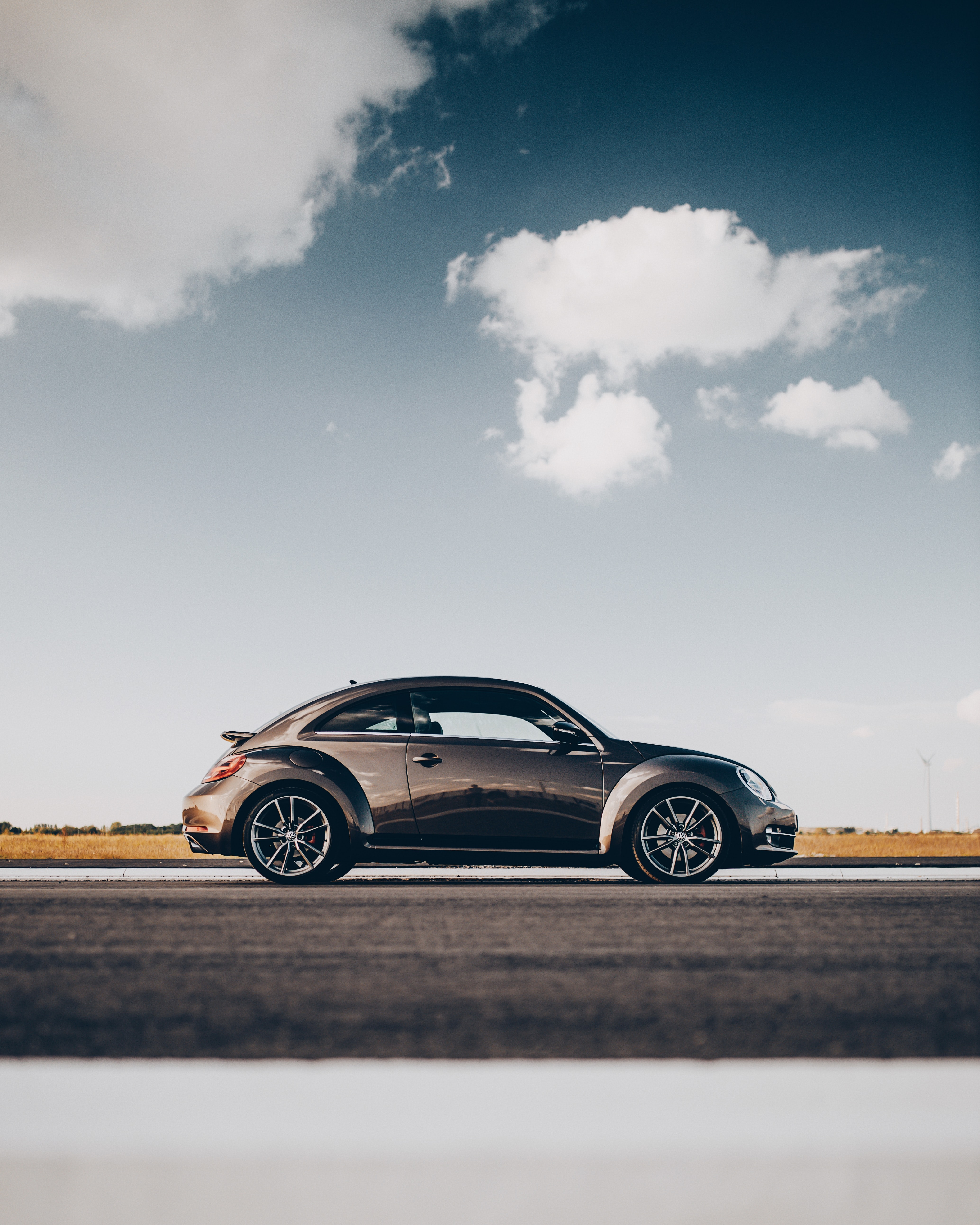 Скачать volkswagen beetle, volkswagen, автомобиль, вид сбоку обои для телефона