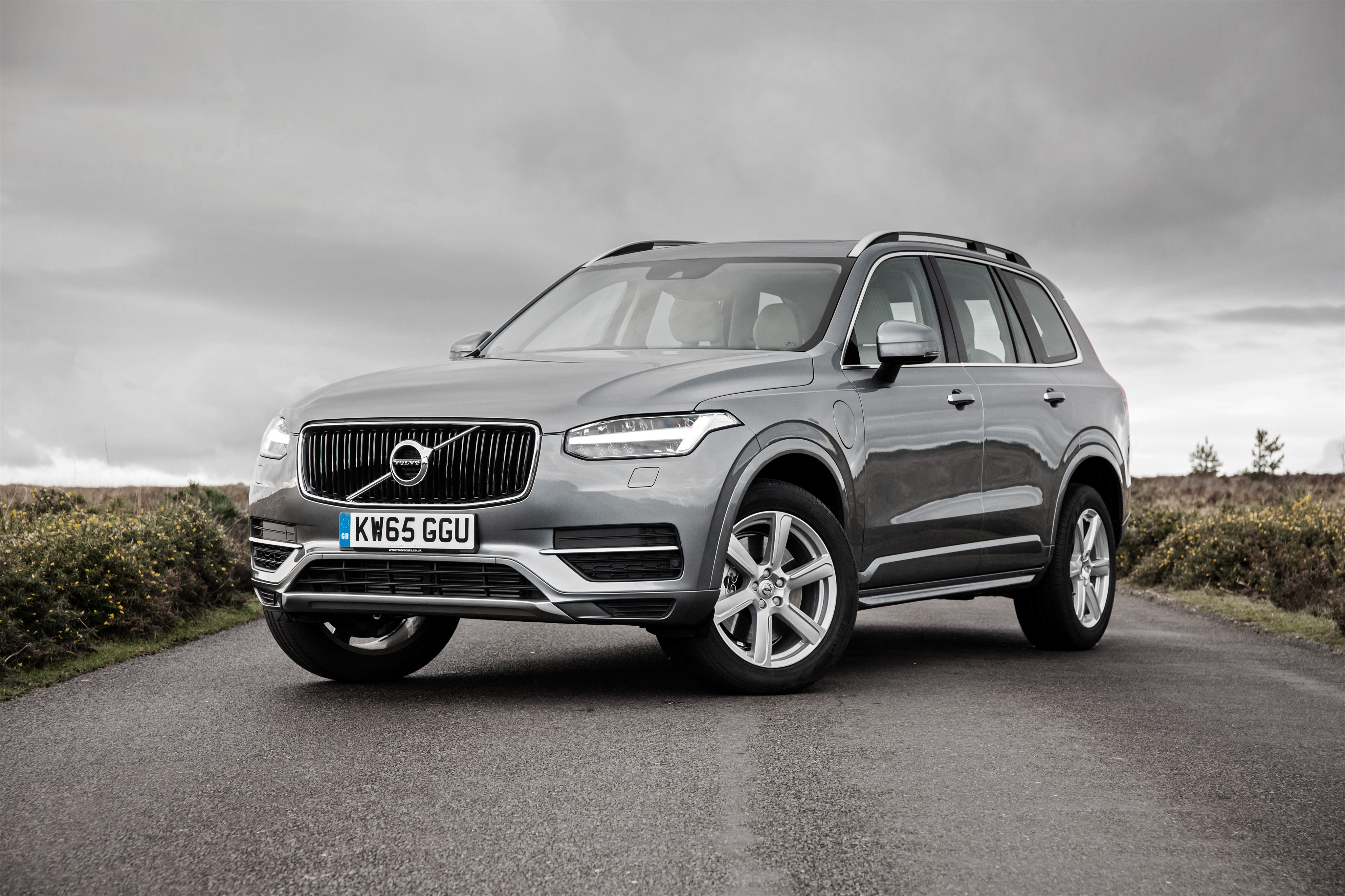 Скачать volvo, xc90, серебристый, вид сбоку обои на рабочий стол