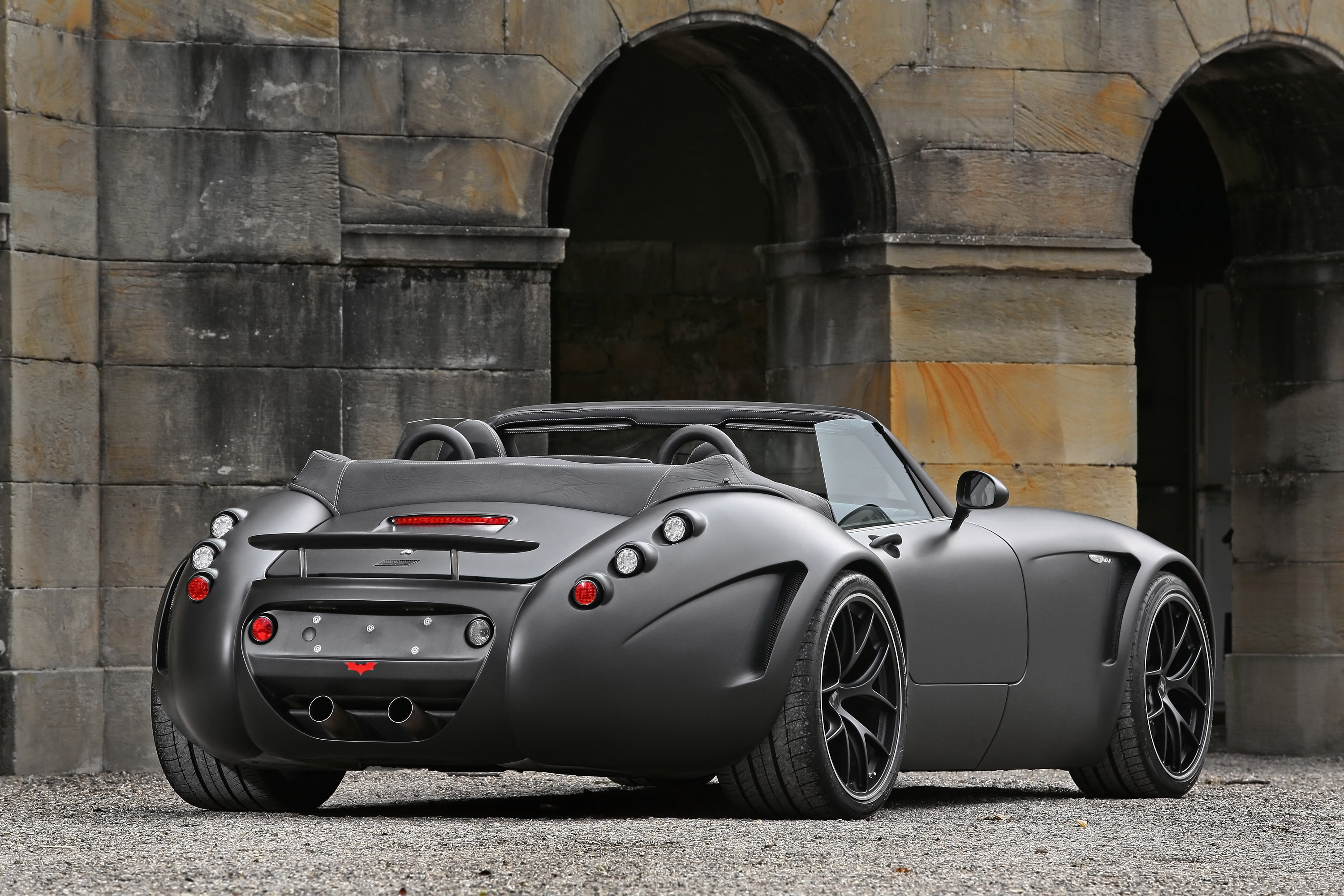 Скачать wiesmann, roadster, mf5 v10, black, bat обои на рабочий стол