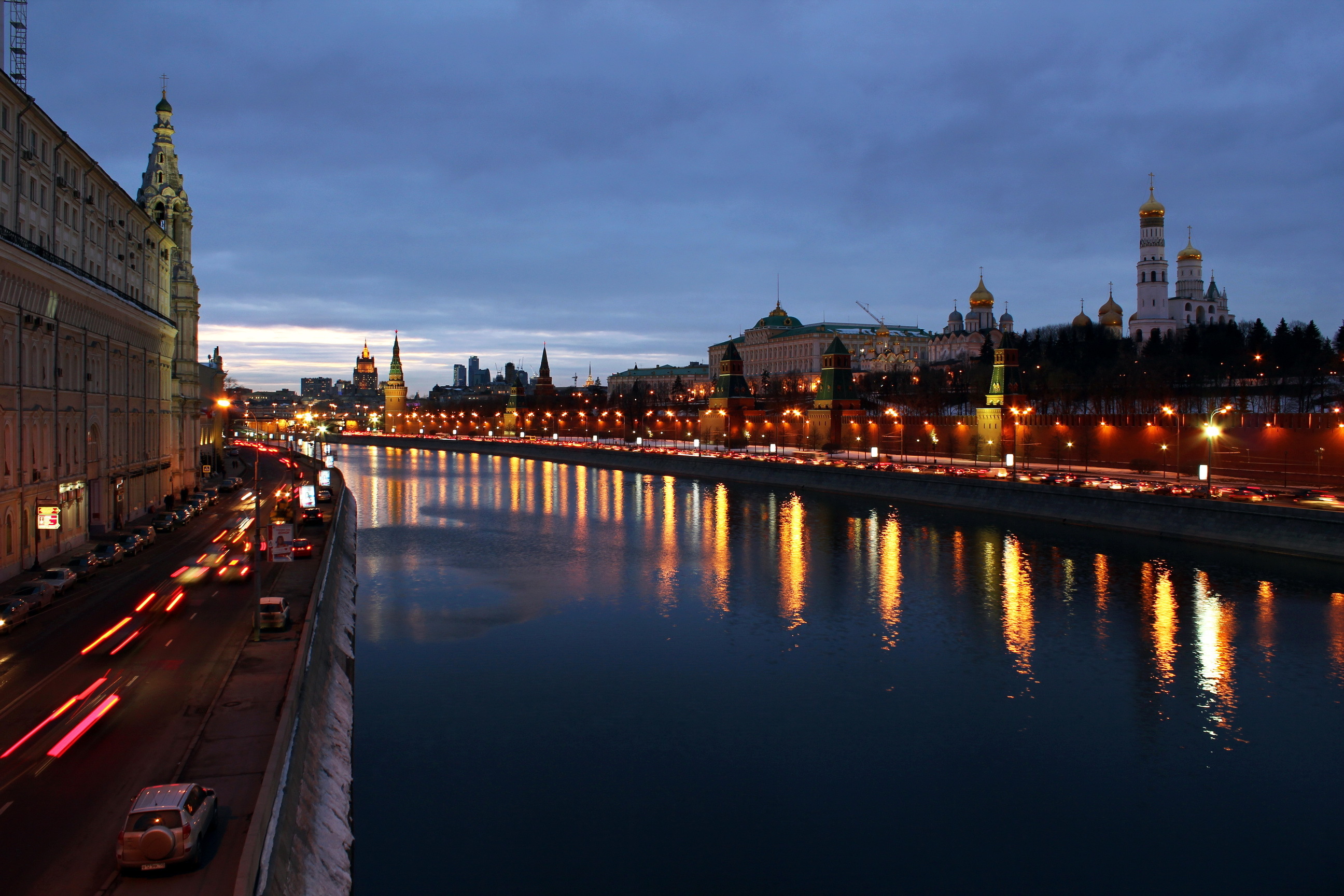 Скачать москва, ночь, россия, архангельский собор, благовещенский собор, государственный кремлёвский дворец обои на рабочий стол