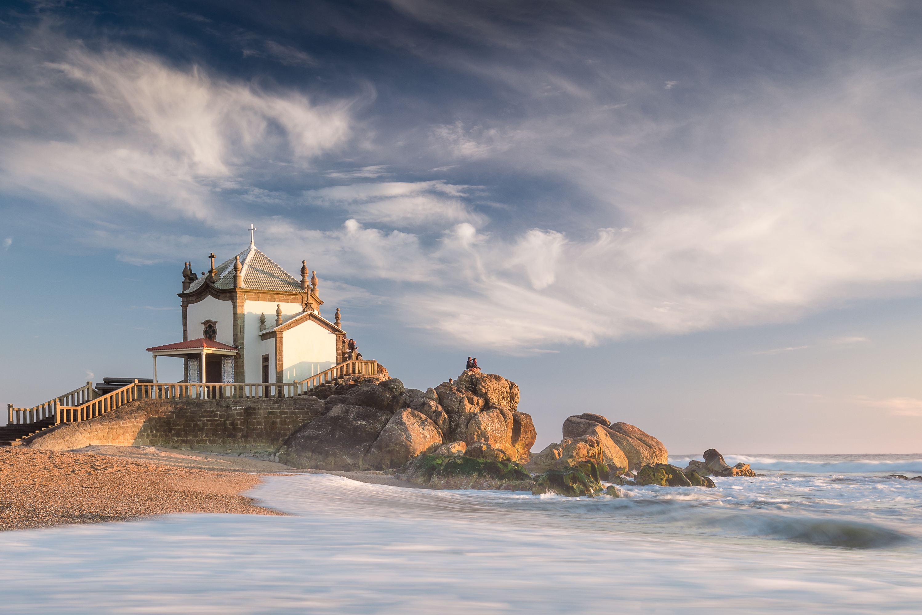 Скачать Capela do Senhor da Pedra обои на рабочий стол