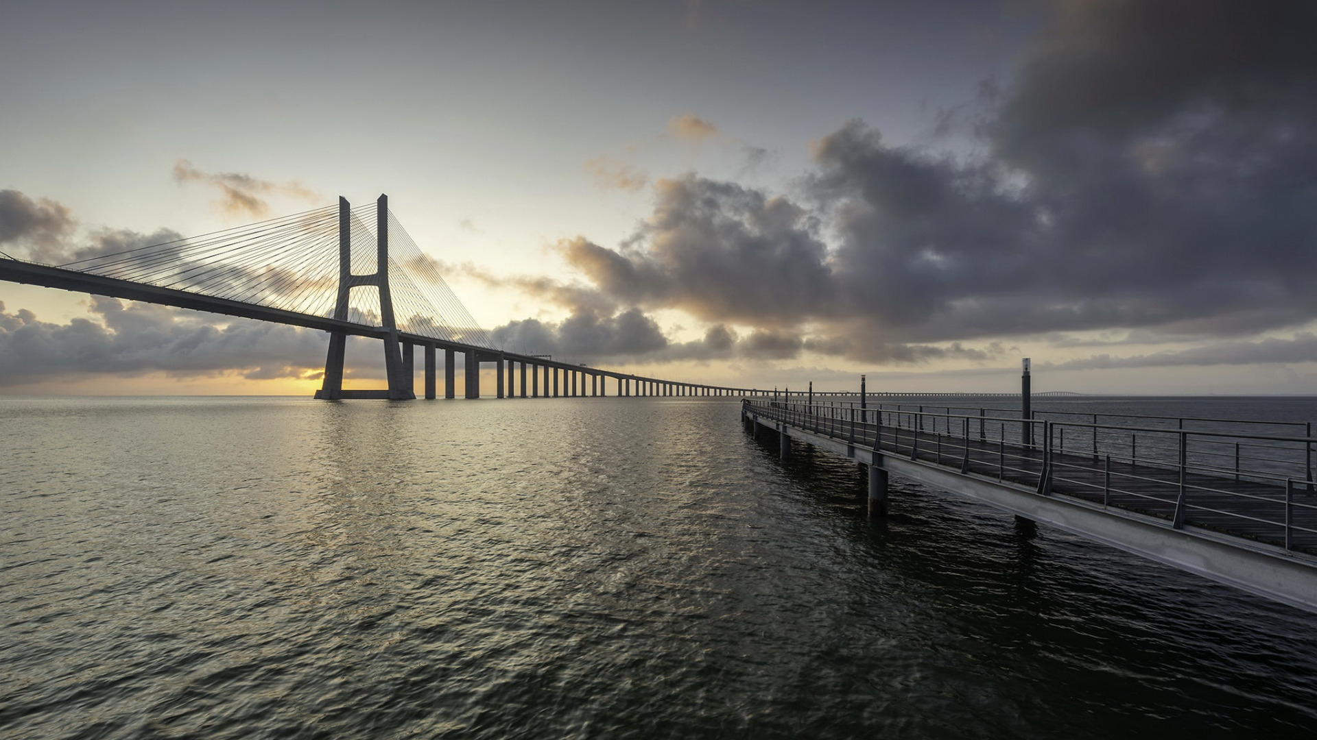 Скачать Vasco da Gama Bridge обои на рабочий стол