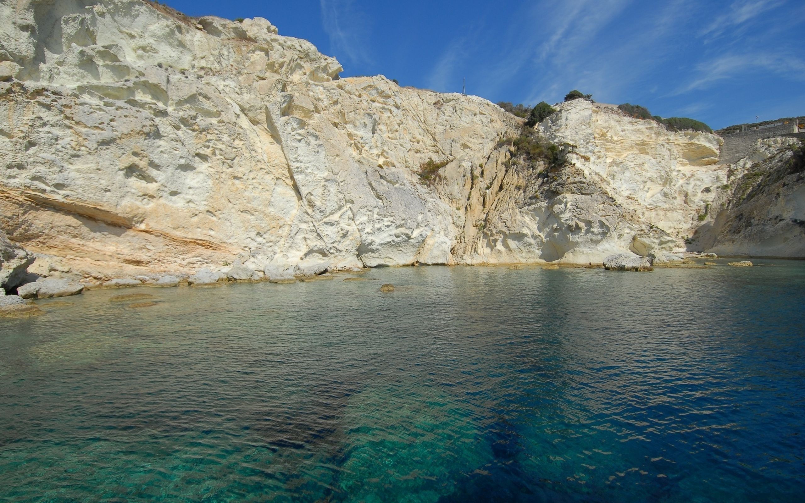 Скачать горы, море, небо, камни обои на рабочий стол